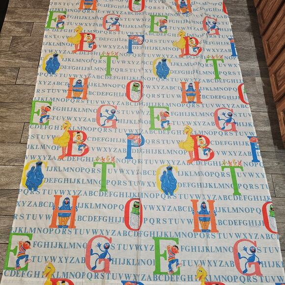 VINTAGE STEVENS SESAME STREET FLAT TWIN SIZE SHEET. - Picture 1 of 8